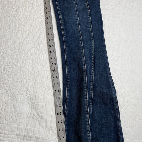 Urban Outfitters UO Chandler Fitted Denim Jumpsuit Women’s Medium Flared NWT - Picture 6 of 10
